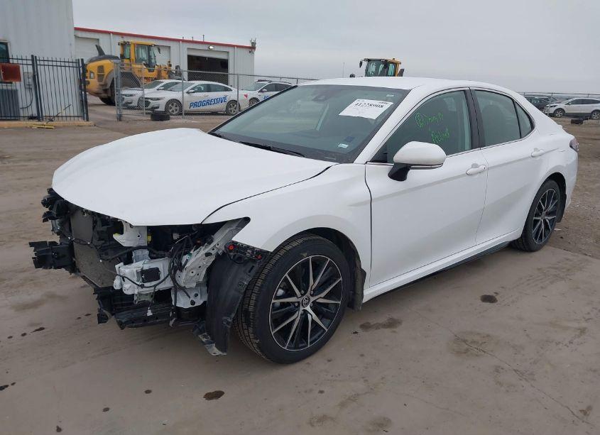 Photo 2 of 2024 Toyota Camry SE (VIN 4T1T11AK3RU851954)