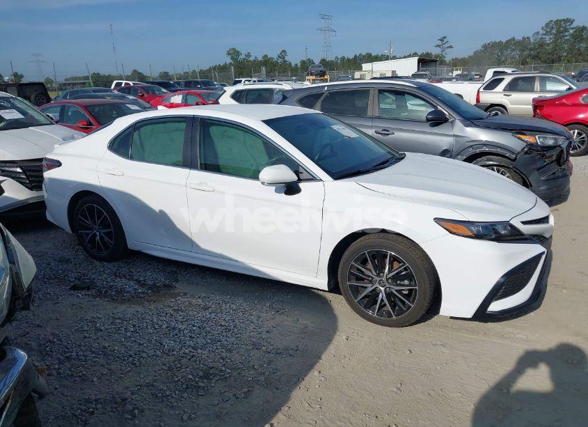 Photo 13 of 2024 Toyota Camry SE (VIN 4T1T11AK3RU870097)