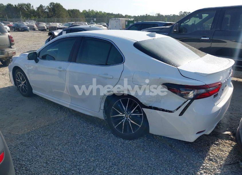 Photo 3 of 2024 Toyota Camry SE (VIN 4T1T11AK3RU870097)