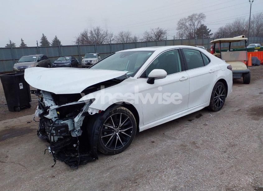 Photo 2 of 2024 Toyota Camry SE (VIN 4T1T11AK3RU873579)