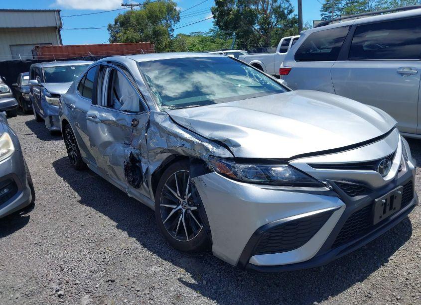 2024 Toyota Camry SE (VIN 4T1T11AK3RU899907) main photo