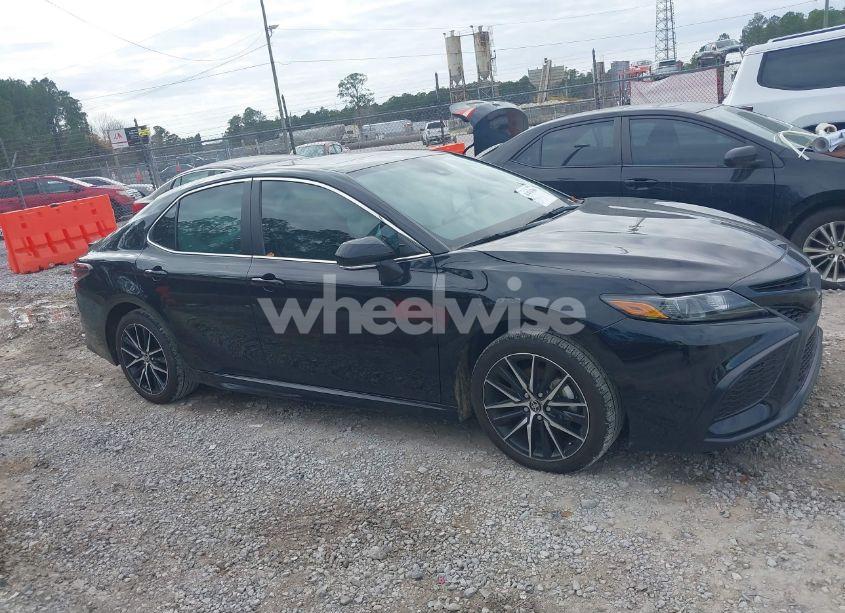 Photo 13 of 2024 Toyota Camry SE (VIN 4T1T11AK3RU910033)