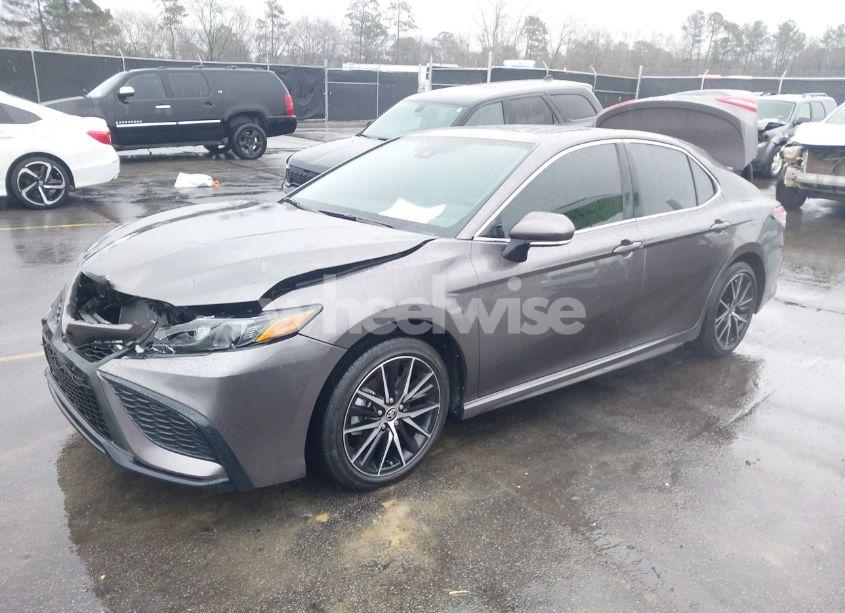 Photo 2 of 2024 Toyota Camry SE (VIN 4T1T11AK3RU916690)