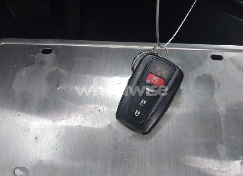 Photo 11 of 2021 Toyota Camry SE (VIN 4T1T11AK4MU430981)