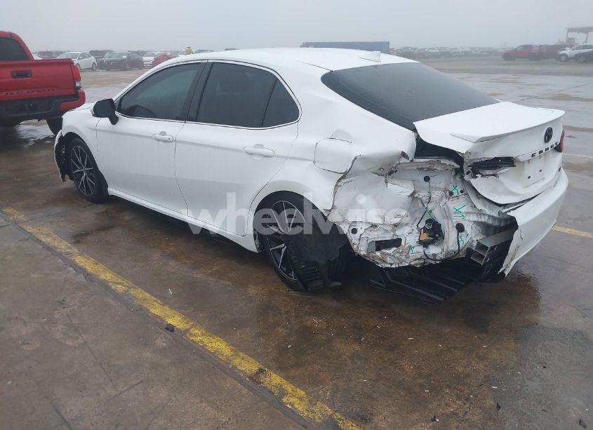 Photo 3 of 2021 Toyota Camry SE (VIN 4T1T11AK4MU430981)