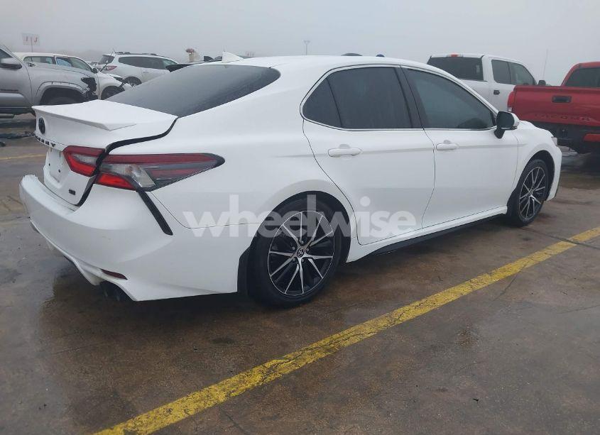 Photo 4 of 2021 Toyota Camry SE (VIN 4T1T11AK4MU430981)