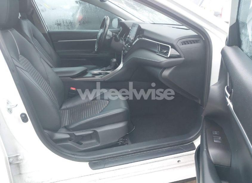 Photo 5 of 2021 Toyota Camry SE (VIN 4T1T11AK4MU430981)