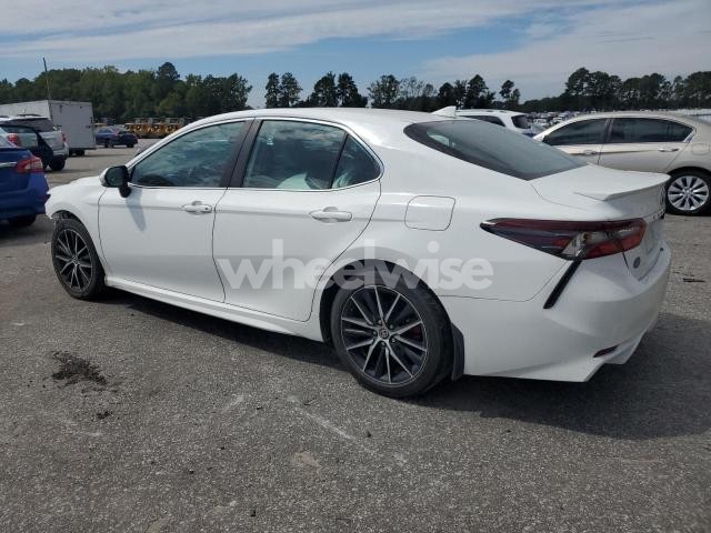 Photo 2 of 2021 TOYOTA CAMRY SE (VIN 4T1T11AK4MU482983)