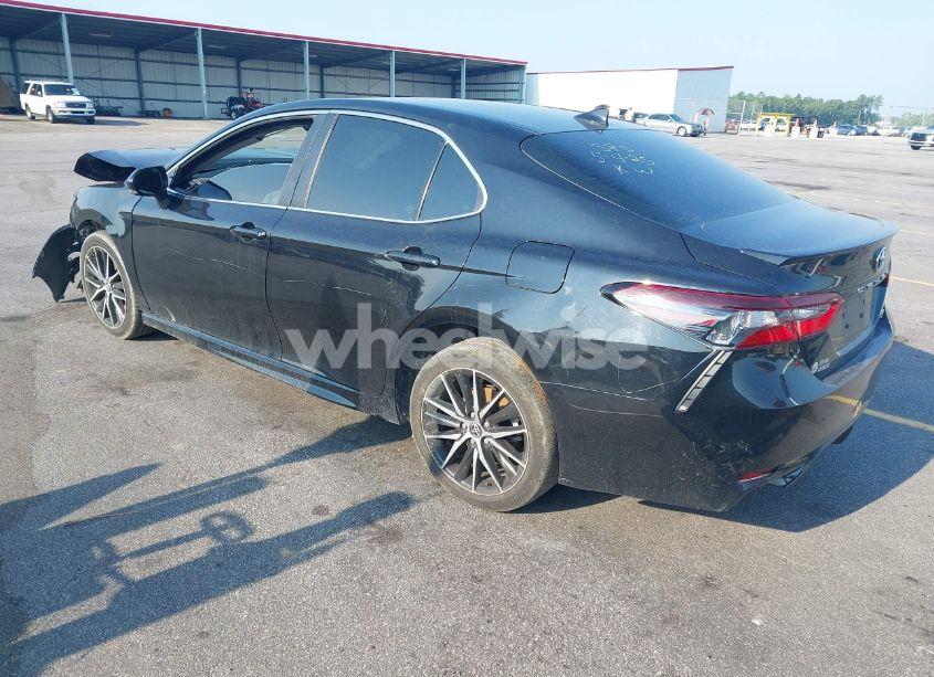 Photo 3 of 2022 Toyota Camry SE (VIN 4T1T11AK4NU046393)
