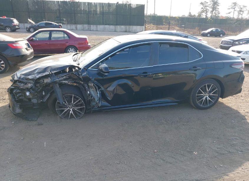 Photo 14 of 2022 Toyota Camry SE (VIN 4T1T11AK4NU048550)