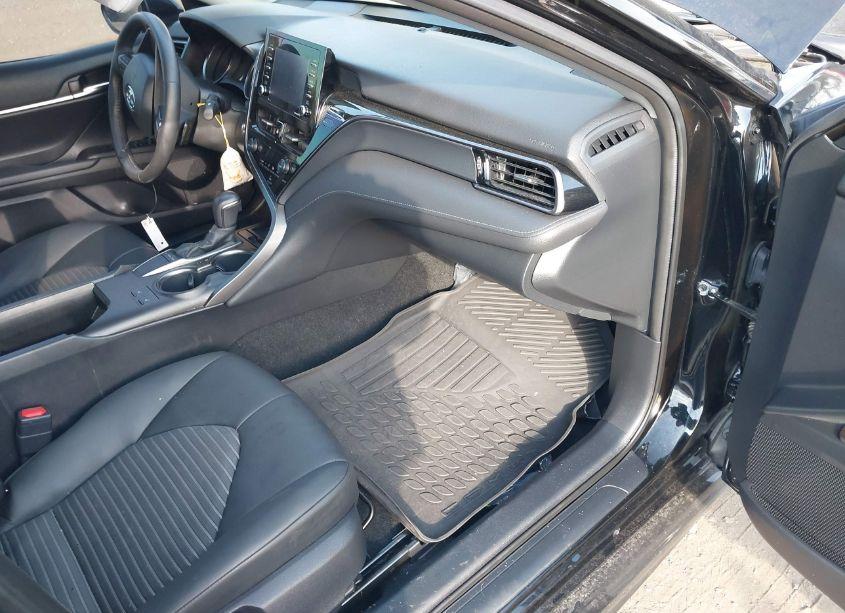 Photo 5 of 2022 Toyota Camry SE (VIN 4T1T11AK4NU048550)
