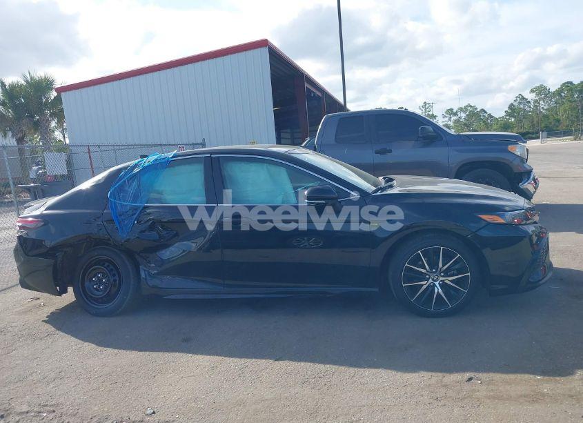 Photo 13 of 2022 Toyota Camry SE (VIN 4T1T11AK4NU639042)