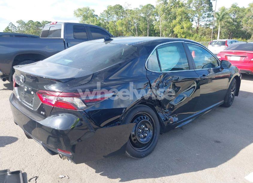 Photo 4 of 2022 Toyota Camry SE (VIN 4T1T11AK4NU639042)