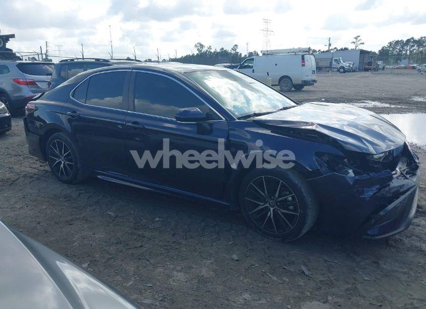 Photo 14 of 2022 Toyota Camry SE (VIN 4T1T11AK4NU673773)