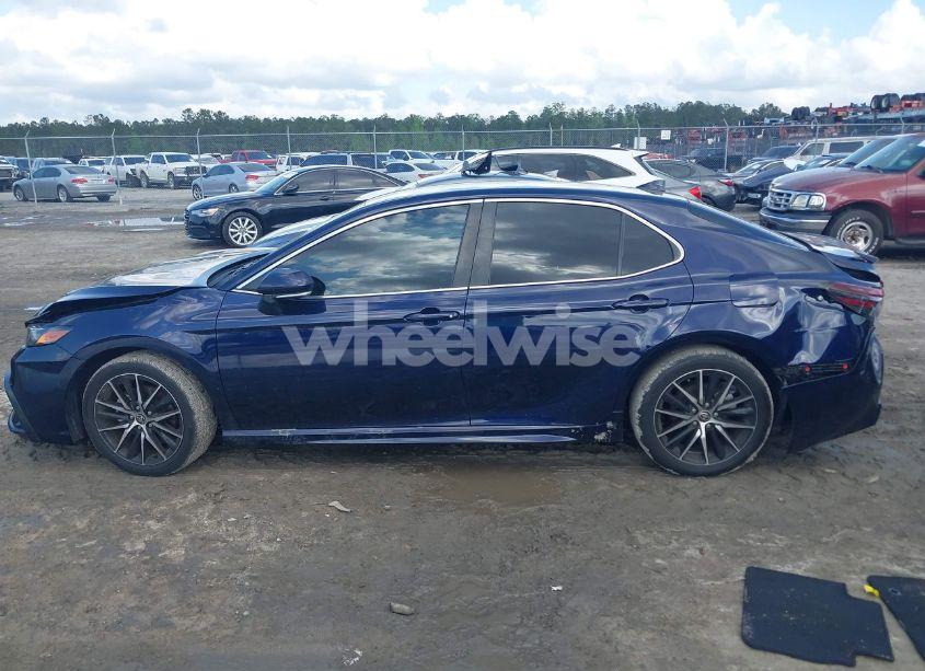 Photo 15 of 2022 Toyota Camry SE (VIN 4T1T11AK4NU673773)