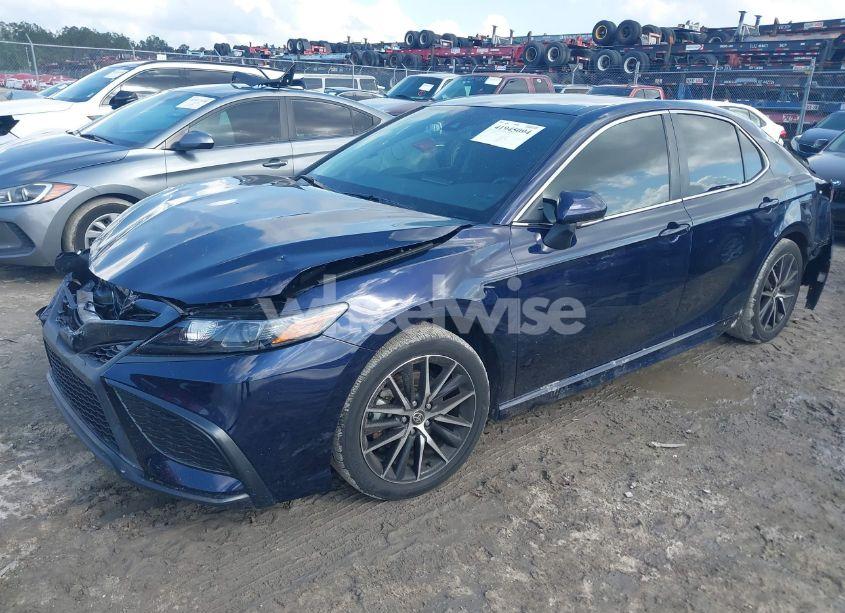 Photo 2 of 2022 Toyota Camry SE (VIN 4T1T11AK4NU673773)