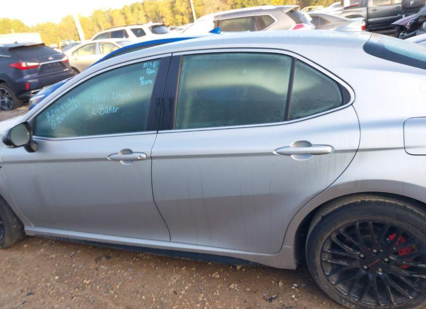 Photo 15 of 2022 Toyota Camry SE (VIN 4T1T11AK4NU701958)