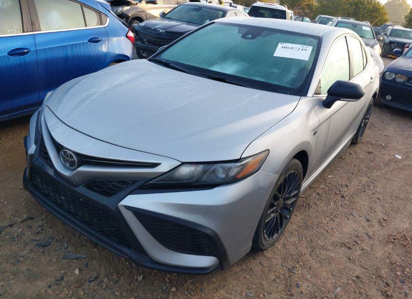 Photo 2 of 2022 Toyota Camry SE (VIN 4T1T11AK4NU701958)