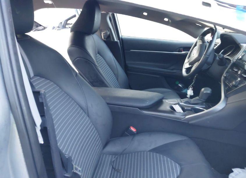 Photo 5 of 2022 Toyota Camry SE (VIN 4T1T11AK4NU701958)