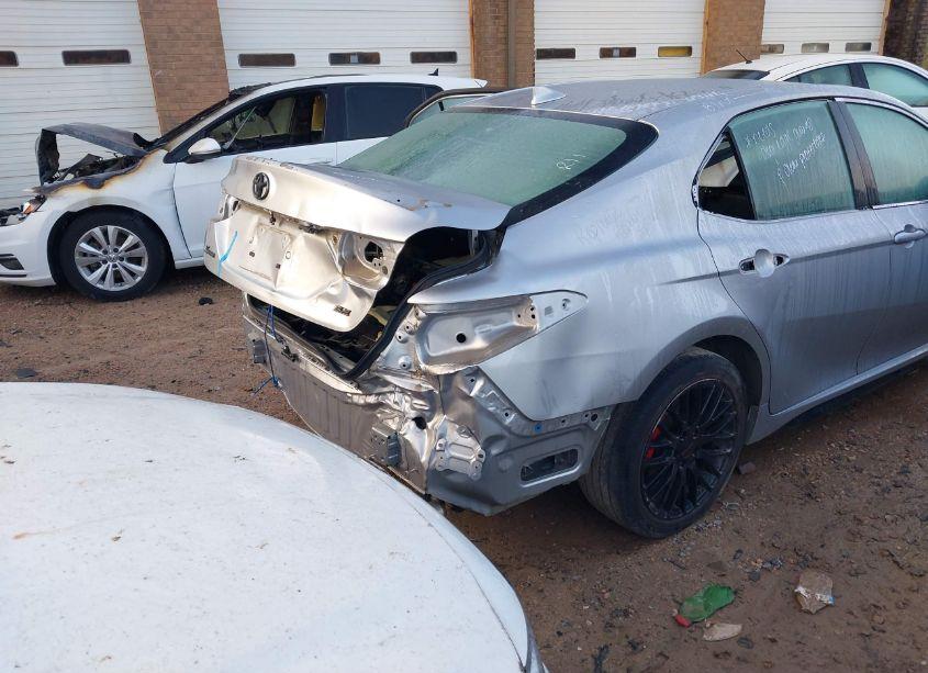 Photo 6 of 2022 Toyota Camry SE (VIN 4T1T11AK4NU701958)