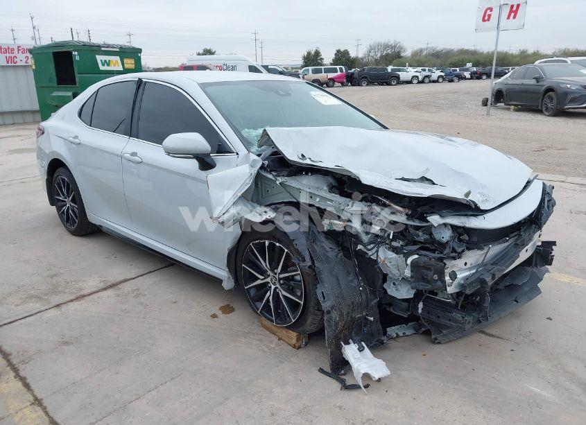 2024 Toyota Camry SE (VIN 4T1T11AK4RU214569) main photo