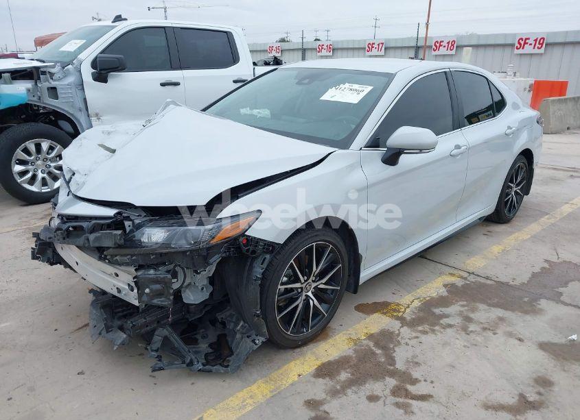 Photo 2 of 2024 Toyota Camry SE (VIN 4T1T11AK4RU214569)