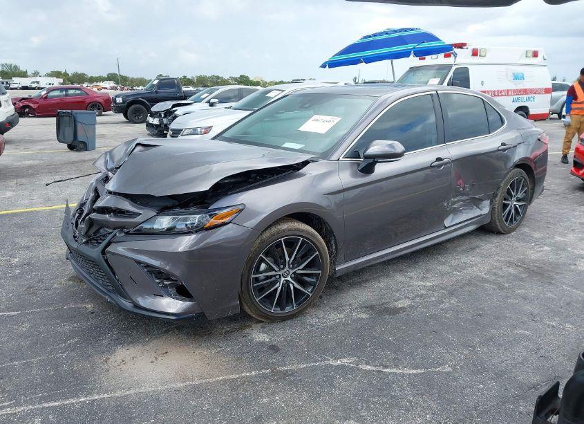 Photo 2 of 2024 Toyota Camry SE (VIN 4T1T11AK4RU254540)
