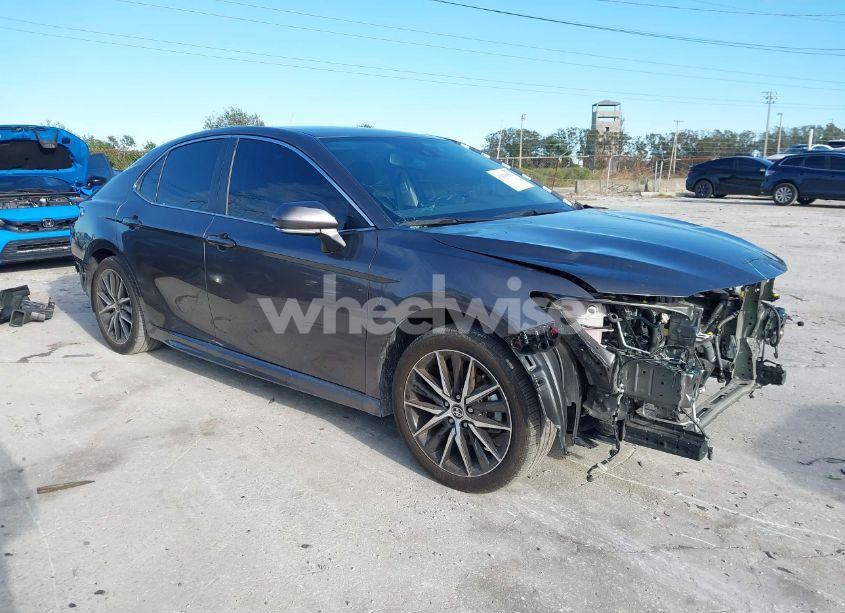 2024 Toyota Camry SE (VIN 4T1T11AK4RU849176) main photo