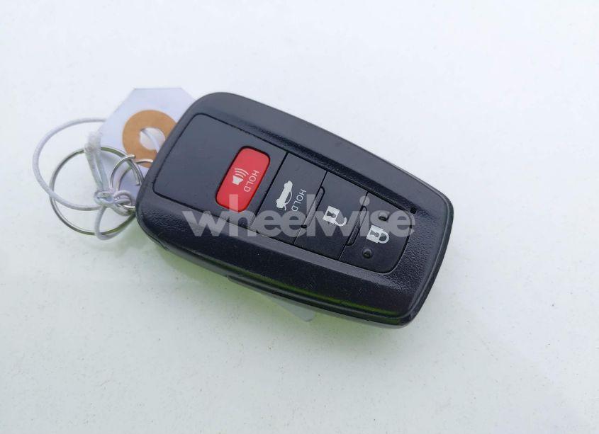 Photo 11 of 2021 Toyota Camry SE (VIN 4T1T11AK5MU556041)