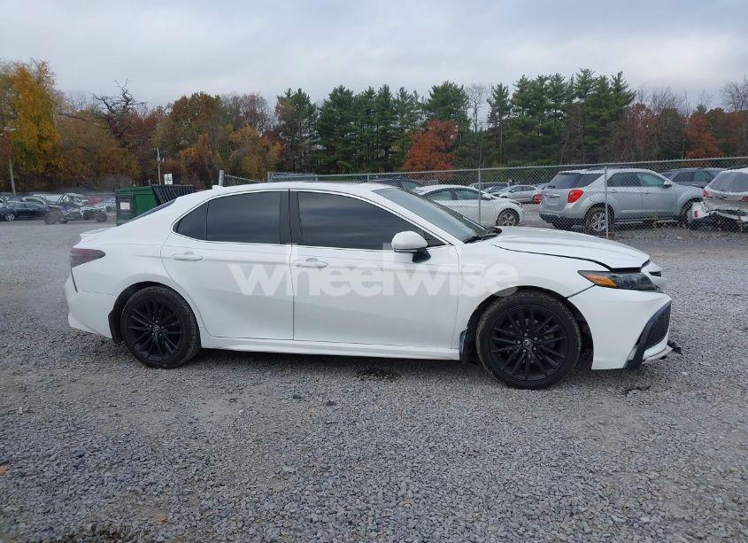 Photo 13 of 2021 Toyota Camry SE (VIN 4T1T11AK5MU556041)