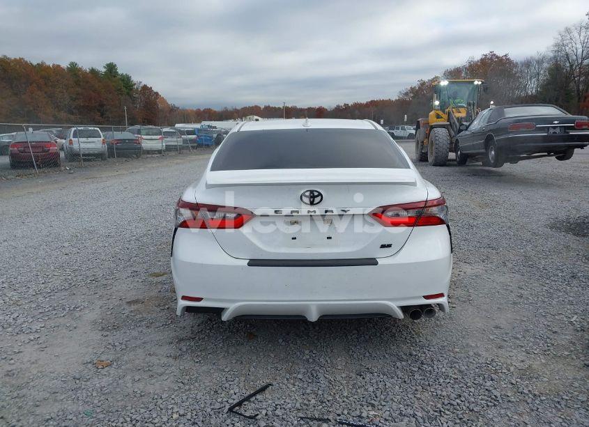 Photo 16 of 2021 Toyota Camry SE (VIN 4T1T11AK5MU556041)
