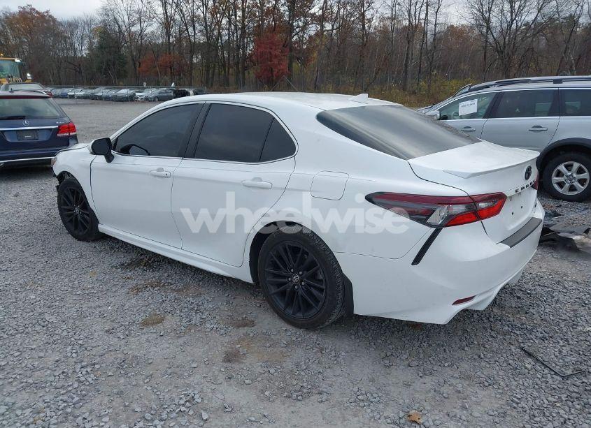 Photo 3 of 2021 Toyota Camry SE (VIN 4T1T11AK5MU556041)