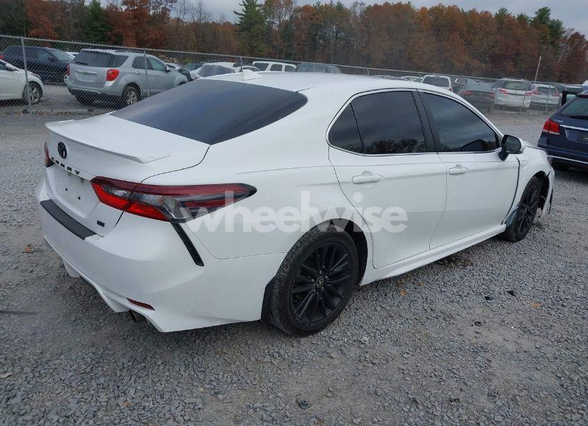 Photo 4 of 2021 Toyota Camry SE (VIN 4T1T11AK5MU556041)