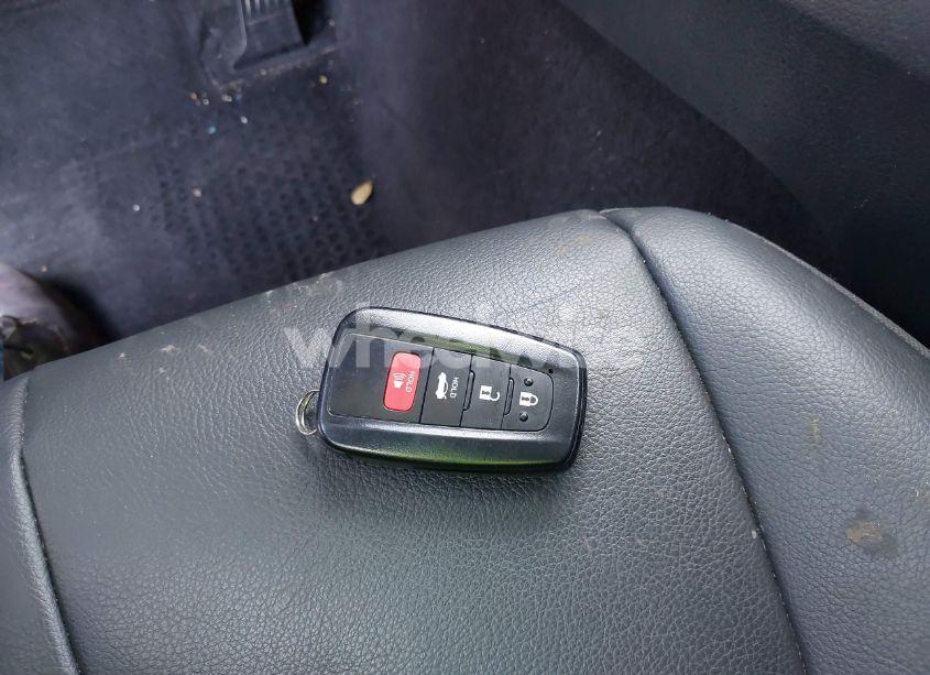 Photo 11 of 2021 Toyota Camry SE (VIN 4T1T11AK5MU573115)