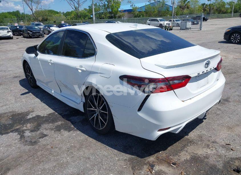 Photo 3 of 2021 Toyota Camry SE (VIN 4T1T11AK5MU573115)