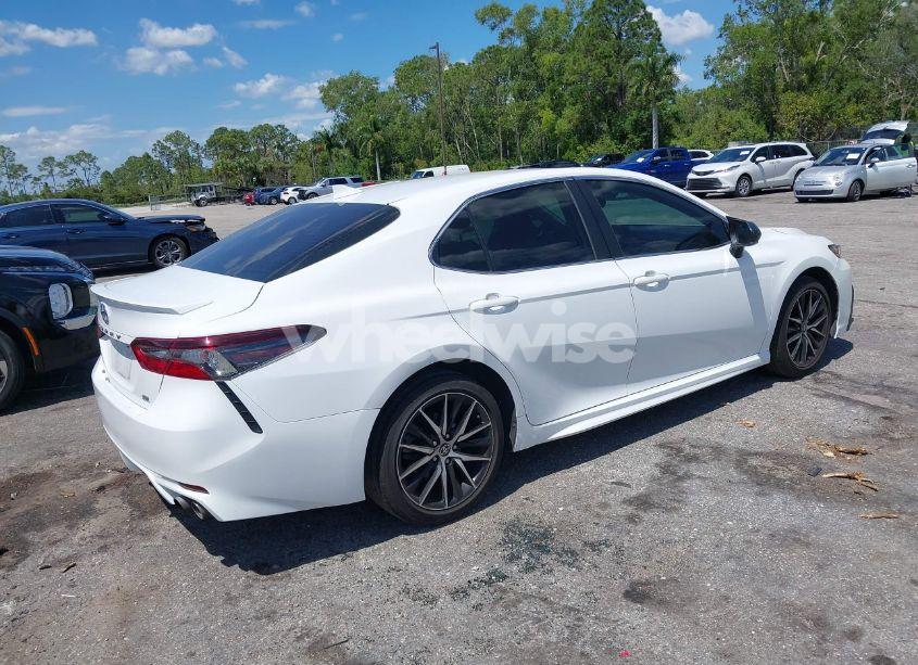 Photo 4 of 2021 Toyota Camry SE (VIN 4T1T11AK5MU573115)