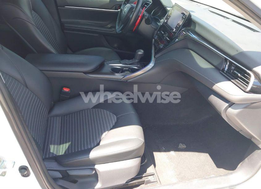 Photo 5 of 2021 Toyota Camry SE (VIN 4T1T11AK5MU573115)