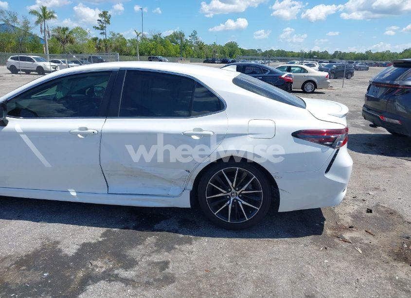 Photo 6 of 2021 Toyota Camry SE (VIN 4T1T11AK5MU573115)