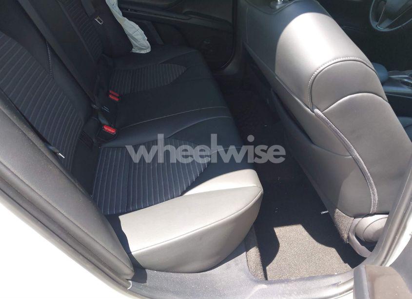 Photo 8 of 2021 Toyota Camry SE (VIN 4T1T11AK5MU573115)