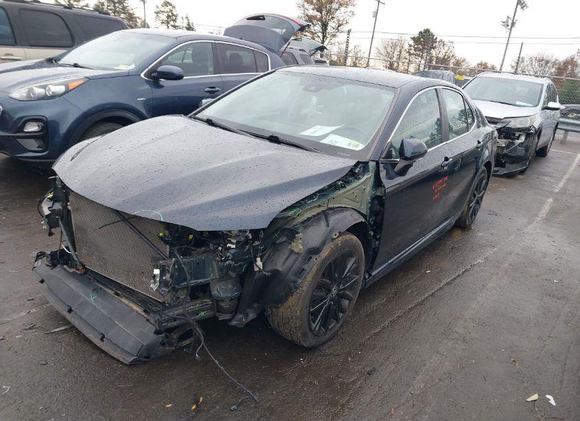 Photo 2 of 2021 Toyota Camry SE (VIN 4T1T11AK5MU605254)