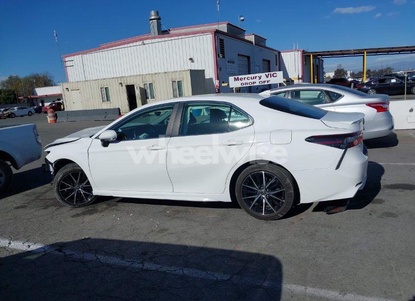 Photo 14 of 2022 Toyota Camry SE (VIN 4T1T11AK5NU065597)