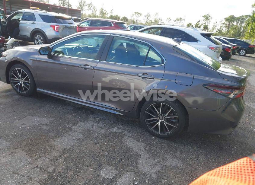 Photo 15 of 2022 Toyota Camry SE (VIN 4T1T11AK5NU645660)