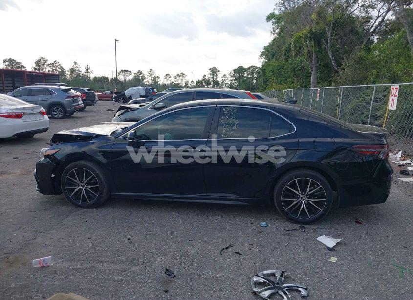 Photo 14 of 2022 Toyota Camry SE (VIN 4T1T11AK5NU699461)