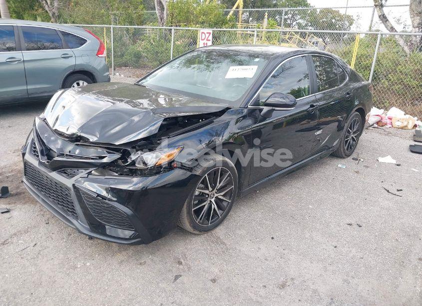 Photo 2 of 2022 Toyota Camry SE (VIN 4T1T11AK5NU699461)