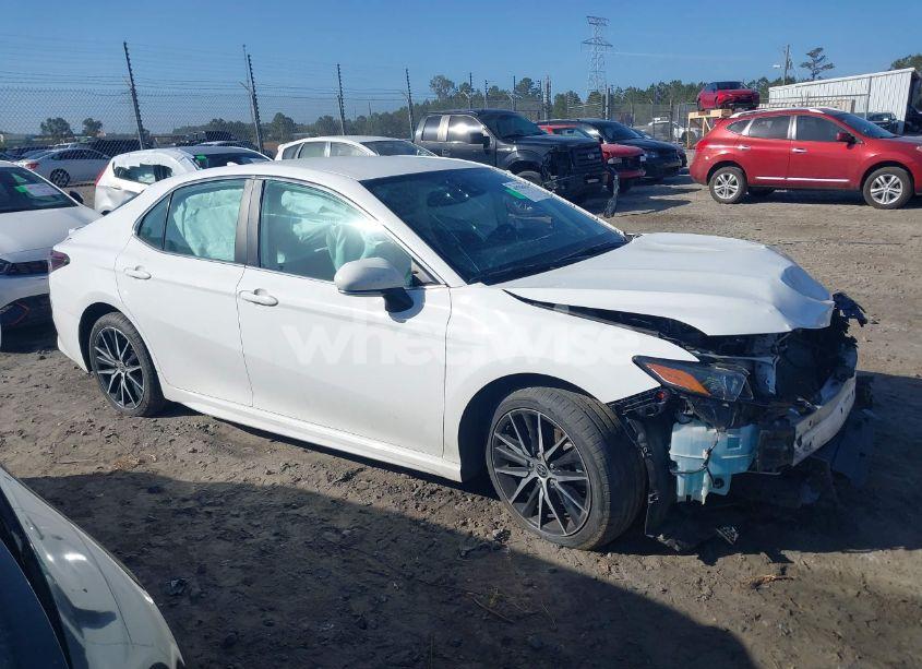 Photo 13 of 2022 Toyota Camry SE (VIN 4T1T11AK5NU700835)