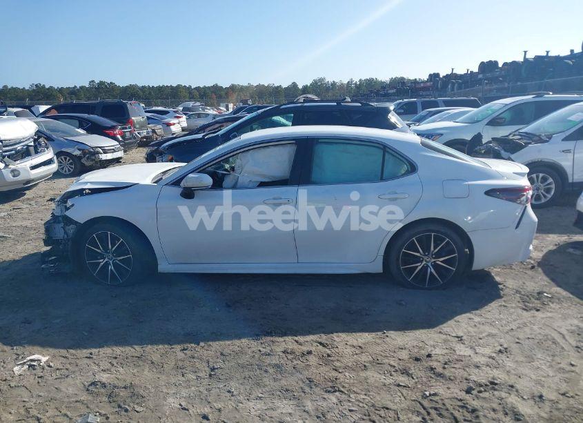 Photo 14 of 2022 Toyota Camry SE (VIN 4T1T11AK5NU700835)