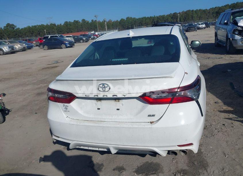 Photo 16 of 2022 Toyota Camry SE (VIN 4T1T11AK5NU700835)