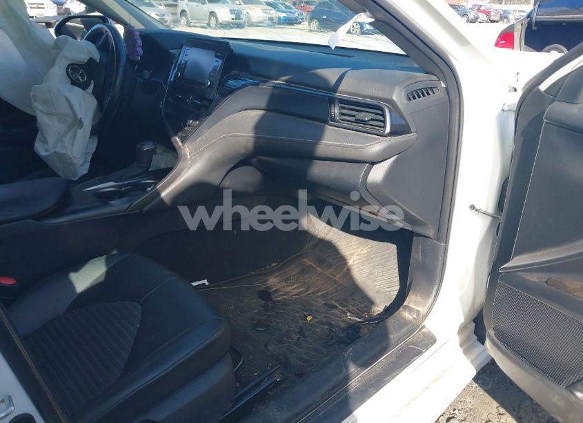 Photo 5 of 2022 Toyota Camry SE (VIN 4T1T11AK5NU700835)