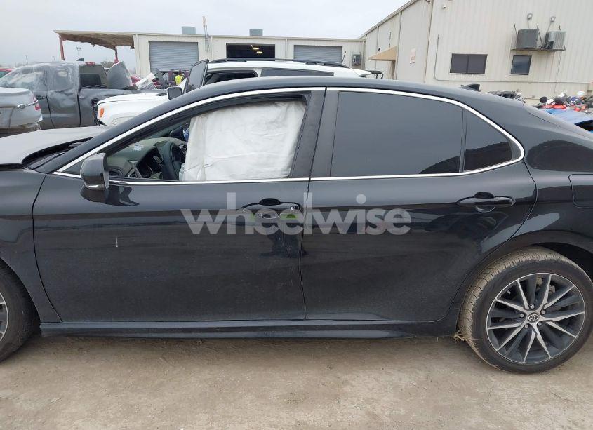 Photo 14 of 2022 Toyota Camry SE (VIN 4T1T11AK5NU702326)