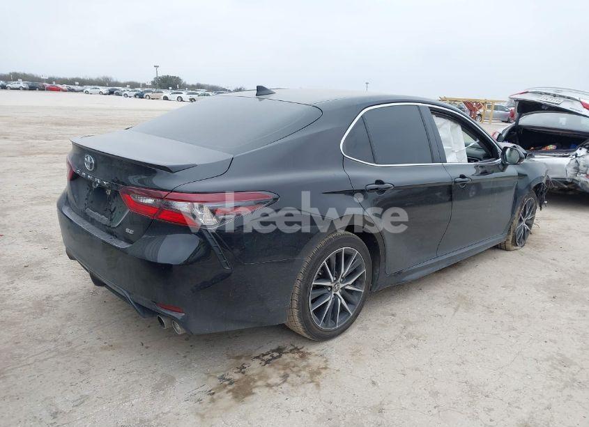 Photo 4 of 2022 Toyota Camry SE (VIN 4T1T11AK5NU702326)